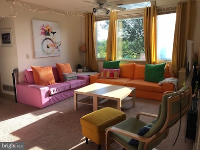 1032 N Easton Rd unit 