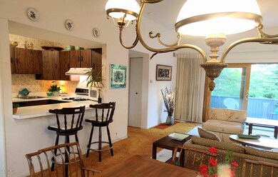 living toward kitchen