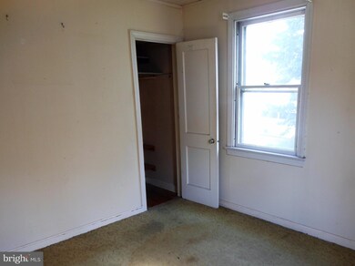 805 S Woodlynn Rd, Essex, MD 21221 - photo 4