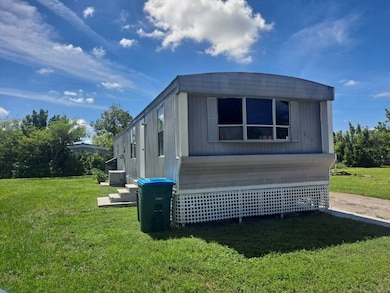 611 Elephant Way unit 611, North Fort Myers, FL 33917 - photo 3