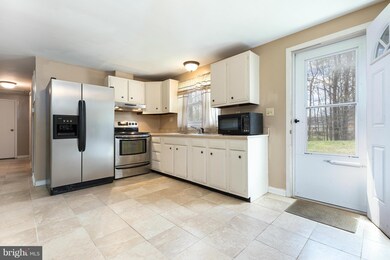 10938 Piedmont Dr, Fredericksburg, VA 22407 - photo 4