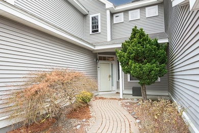 806 Ledgewood Way unit 806, Clinton, MA 01510 - photo 2