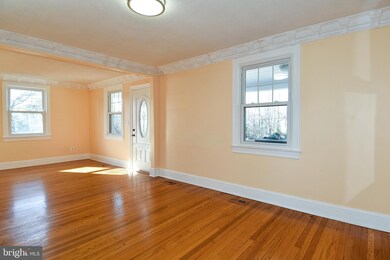 7117 Harrison Ln, Alexandria, VA 22306 - photo 7