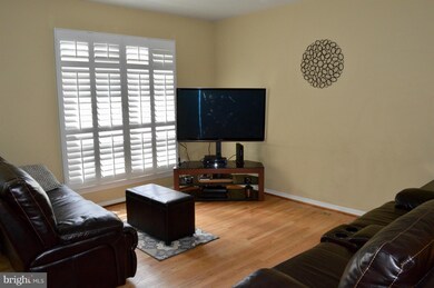 20803 Gaelic Ct, Germantown, MD 20874 - photo 3