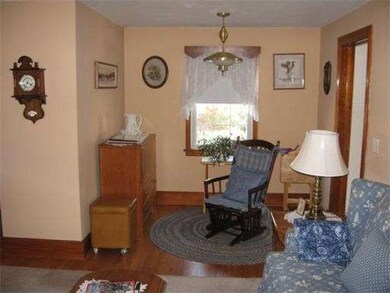 22 Cleveland Ave, Westfield, MA 01085 - photo 4