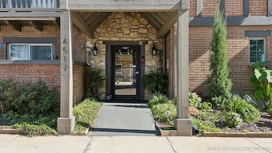 4517 S Peoria Ave unit 10, Tulsa, OK 74105 - photo 2