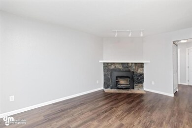 22-9141 Living Room 20200917-DW-425