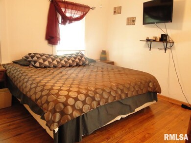 1321 Esplanade Ave, Davenport, IA 52803 - photo 7