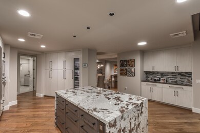 Breakfast Room