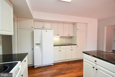 4 Cornfield Ct, Reisterstown, MD 21136 - photo 5