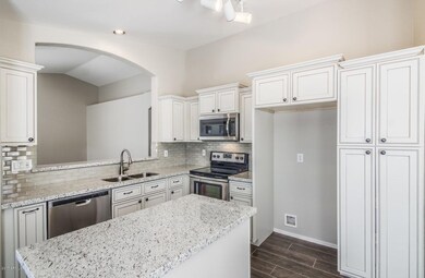 1743 E Cheyenne St Gilbert AZ-large-006-