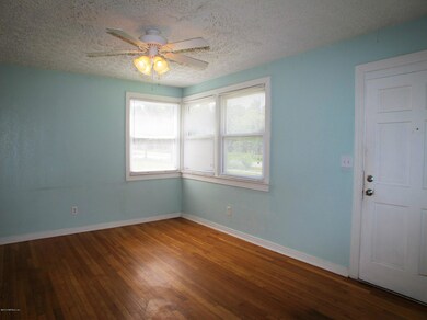 9721 Kline Rd, Jacksonville, FL 32246 - photo 5