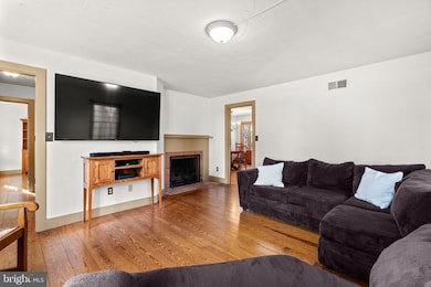 2472 Fairway Oaks Ct, Hampstead, MD 21074 - photo 3