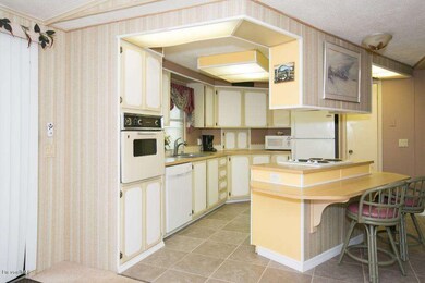 742 Periwinkle - Kitchen -