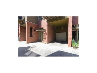Garage & Carport