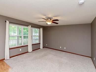 908 8th St SE, Cedar Rapids, IA 52401 - photo 4