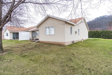 04_4444_33rdCtS_Exterior4_mls