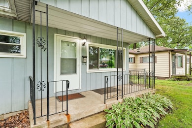 427 S Lawrence St, Hobart, IN 46342 - photo 3