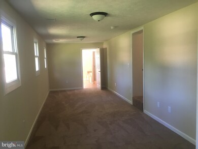 261 Stonewall St, Strasburg, VA 22657 - photo 7