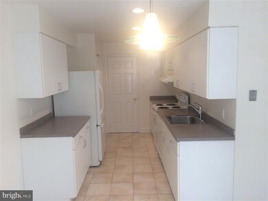 10224 Arizona Cir, Bethesda, MD 20817 - photo 3