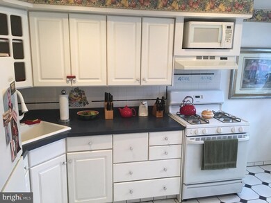 7870 Beverly Blvd, Upper Darby, PA 19082 - photo 4