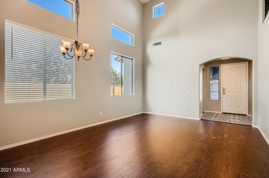 4-162000036-06 Living Room