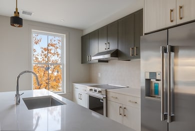 59 Spear St unit 302, Quincy, MA 02169 - photo 4