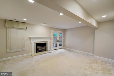 6866 Mclean Province Cir, Falls Church, VA 22043 - photo 7