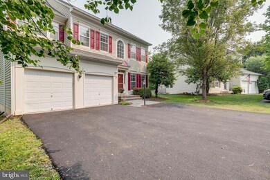 10046 Darnaway Ct, Bristow, VA 20136 - photo 2