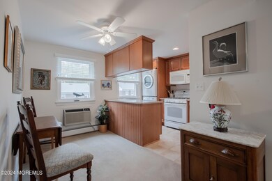 54 Manor Dr unit 54, Red Bank, NJ 07701 - photo 7