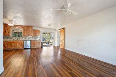 5.Living Room to Kitchen