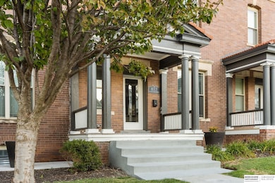 817 S 33rd St, Omaha, NE 68105 - photo 2
