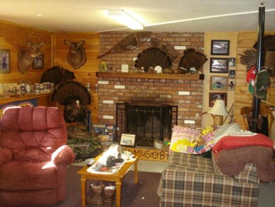 11 Coral Ave, Charlestown, NH 03603 - photo 6