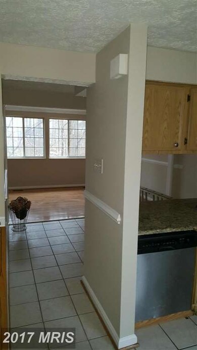 8327 Wind Fall Rd, Springfield, VA 22153 - photo 4