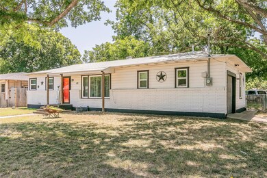 611 Graham St, Cleburne, TX 76033 - photo 3