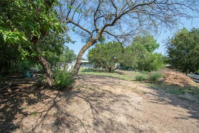 787 Lois Cir, Granbury, TX 76049 - photo 3