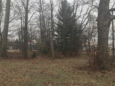 898 SE Santee Dr, Greensburg, IN 47240 - photo 2