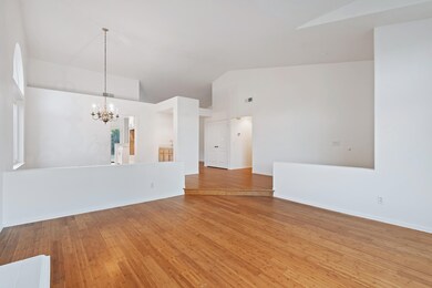 03 - Living Room