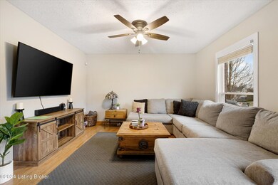 6909 Spourtland Dr, Louisville, KY 40228 - photo 3