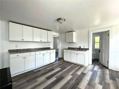 11 Pond St, Westerly, RI 02891 - photo 4