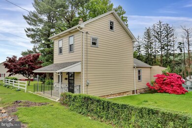 548 W Broad St, Williamstown, PA 17098 - photo 4