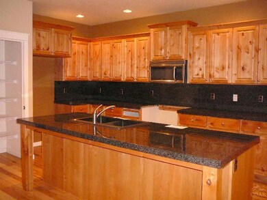 63159 Desert Sage St, Bend, OR 97701 - photo 4