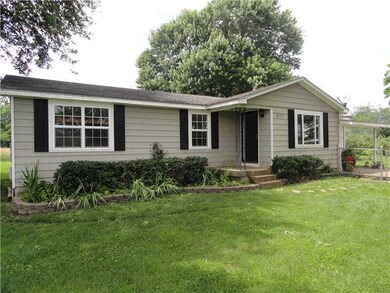 471 N Center St, Elkins, AR 72727 - photo 2