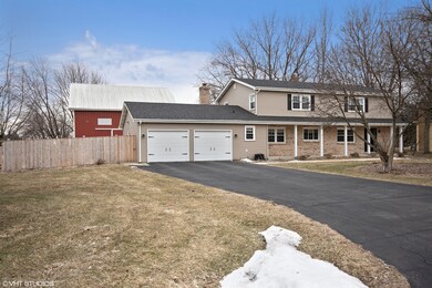 28W015 Country View Dr, Naperville, IL 60564 - photo 4