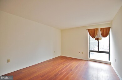 Lafayette Park unit 310, Falls Church, VA 22041 - photo 6