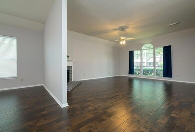 2909 Julie Ann Dr, Pearland, TX 77584 - photo 3