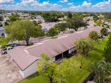 6104 39th Ave W unit B, Bradenton, FL 34209 - photo 2