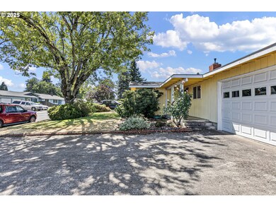 1482 W Fairview Dr, Springfield, OR 97477 - photo 4