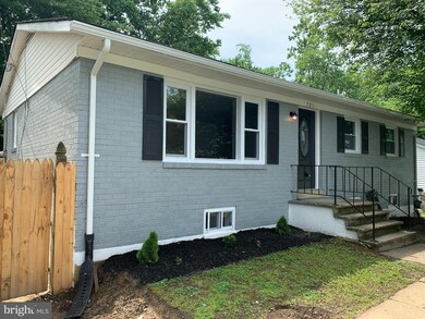 7211 Giddings Dr, Capitol Heights, MD 20743 - photo 2