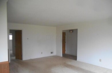 835 Enfield Rd, Columbus, OH 43209 - photo 2